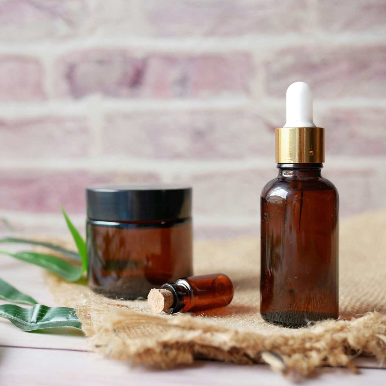 Naturkosmetik selber machen – achtsame Pflege mit Pflanzenölen & Hydrolaten